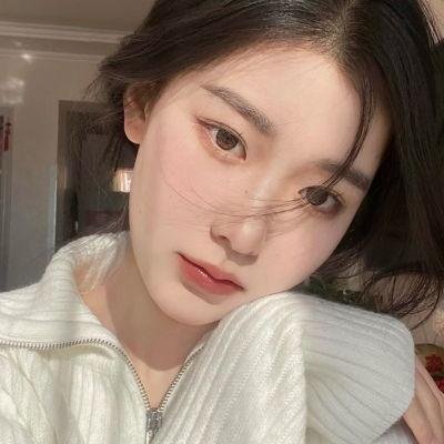 看见弹幕后，死对头被我钓成翘嘴